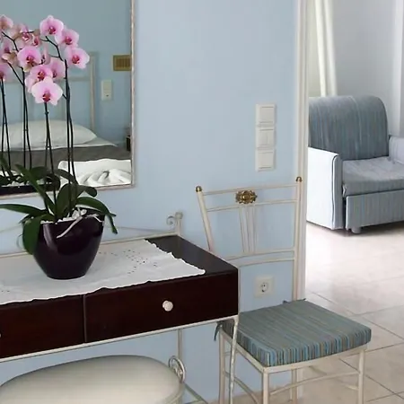 Preka Maria Apartmanhotel Kamári