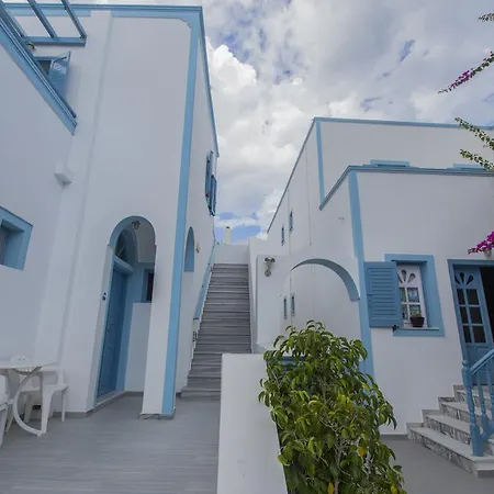Preka Maria Kamari (Santorini)