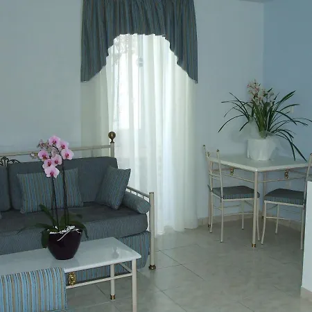 Preka Maria Kamari (Santorini)